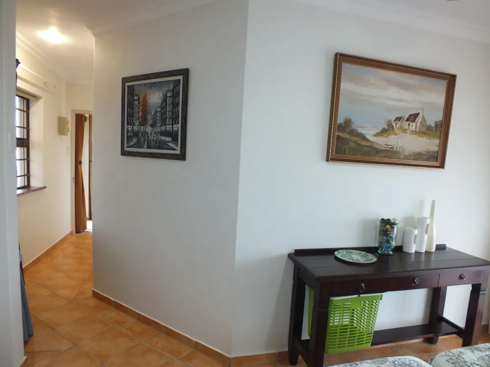 South Africa, Western Cape, Dana Bay, P. Mellifera Street, 21