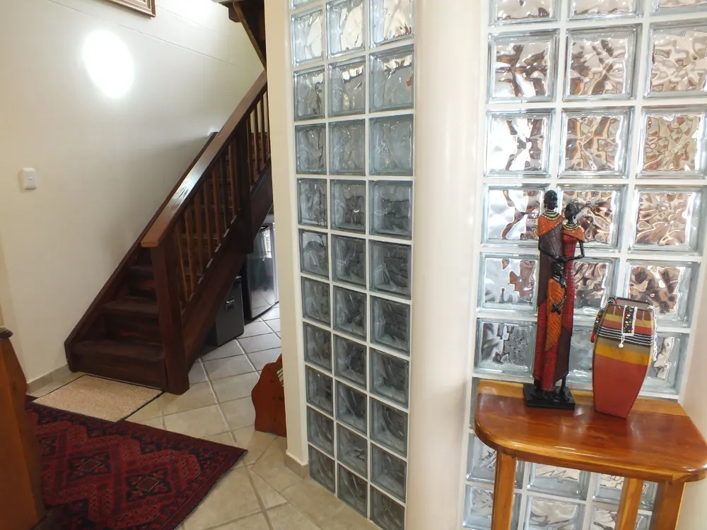 South Africa, Western Cape, Dana Bay, P. Mellifera Street, 21