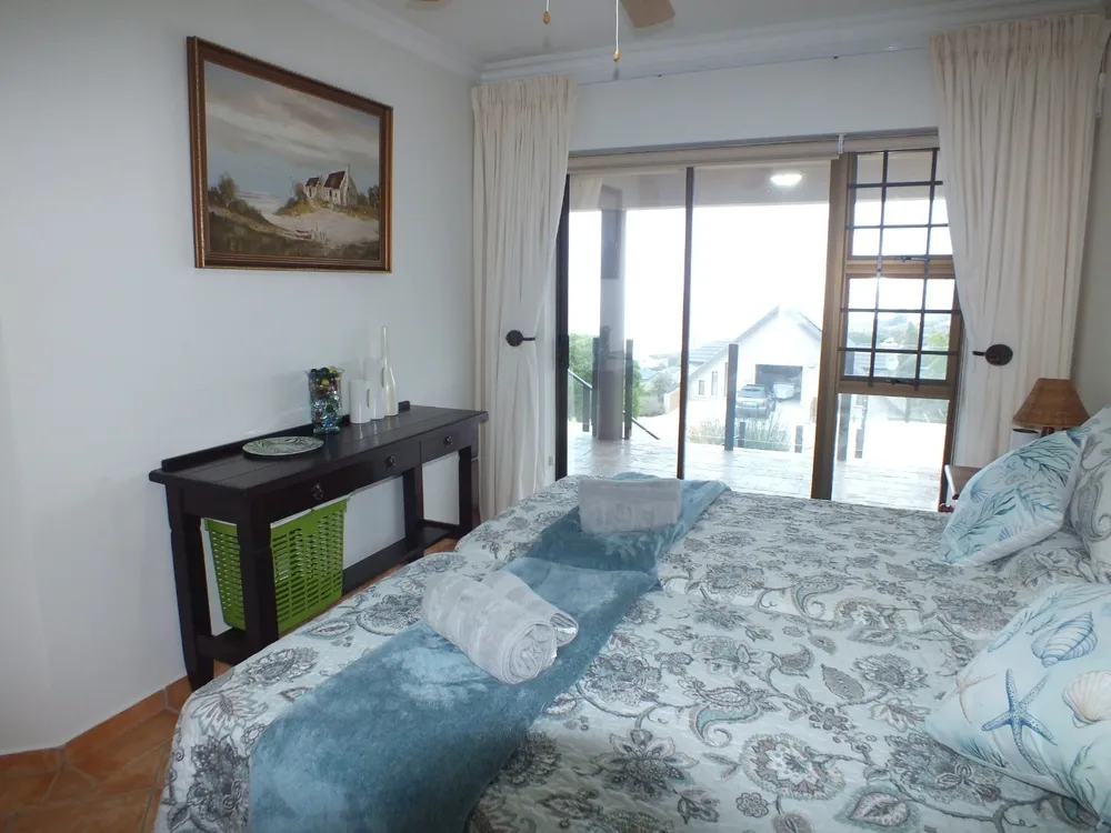 South Africa, Western Cape, Dana Bay, P. Mellifera Street, 21