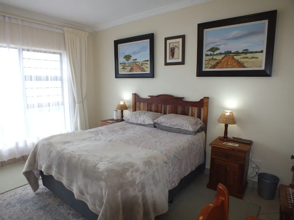 South Africa, Western Cape, Dana Bay, P. Mellifera Street, 21