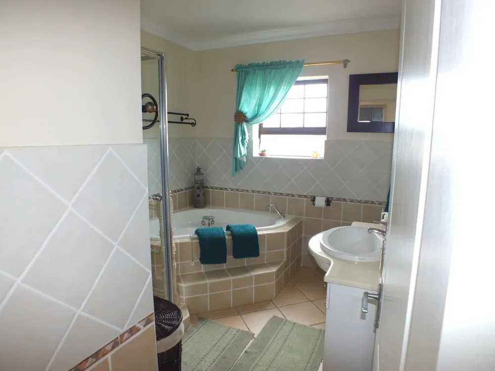 South Africa, Western Cape, Dana Bay, P. Mellifera Street, 21