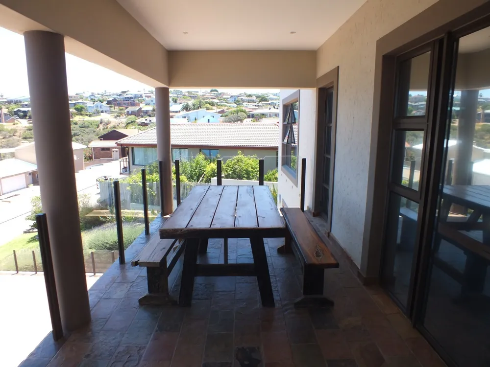 South Africa, Western Cape, Dana Bay, P. Mellifera Street, 21