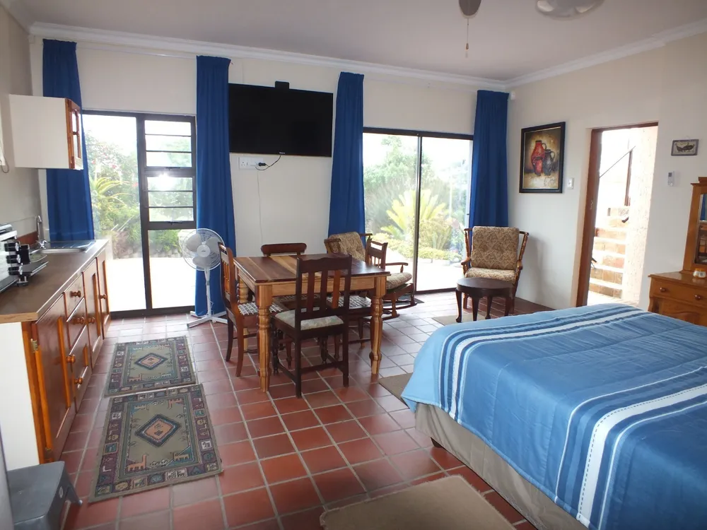 South Africa, Western Cape, Dana Bay, P. Mellifera Street, 21