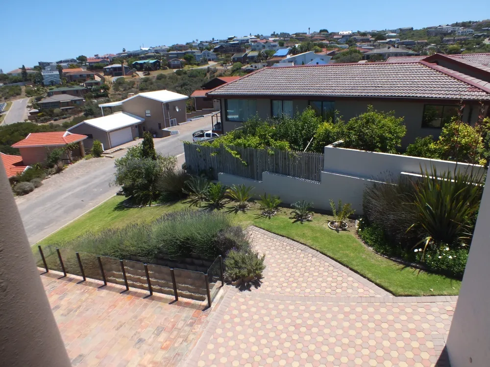 South Africa, Western Cape, Dana Bay, P. Mellifera Street, 21