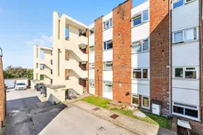 Bishopsford Road, Morden