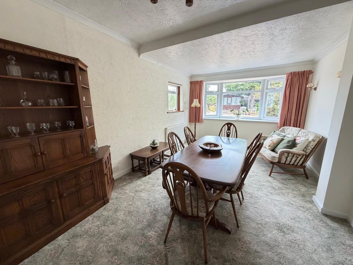 Nobles Green Close, Eastwood Leigh-On-Sea Image 4