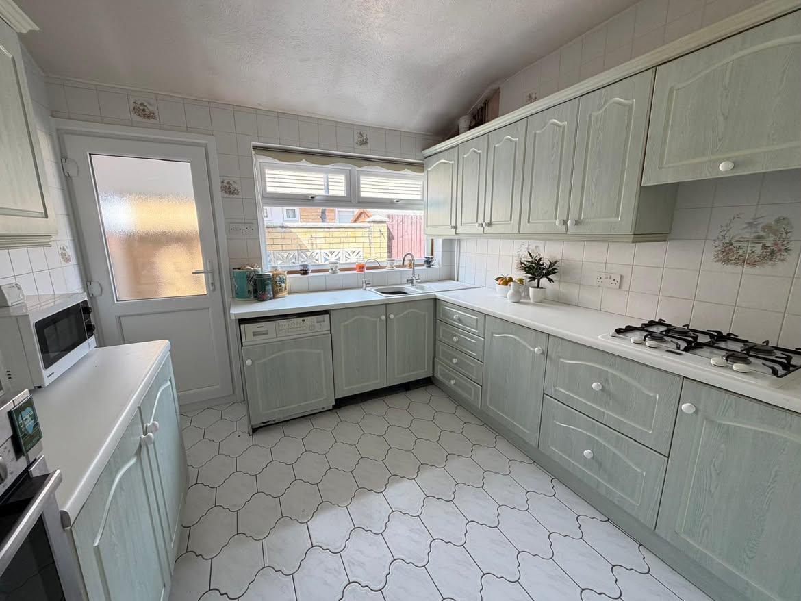 Nobles Green Close, Eastwood Leigh-On-Sea Image 6