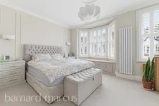 Ravensbury Road, LONDON
