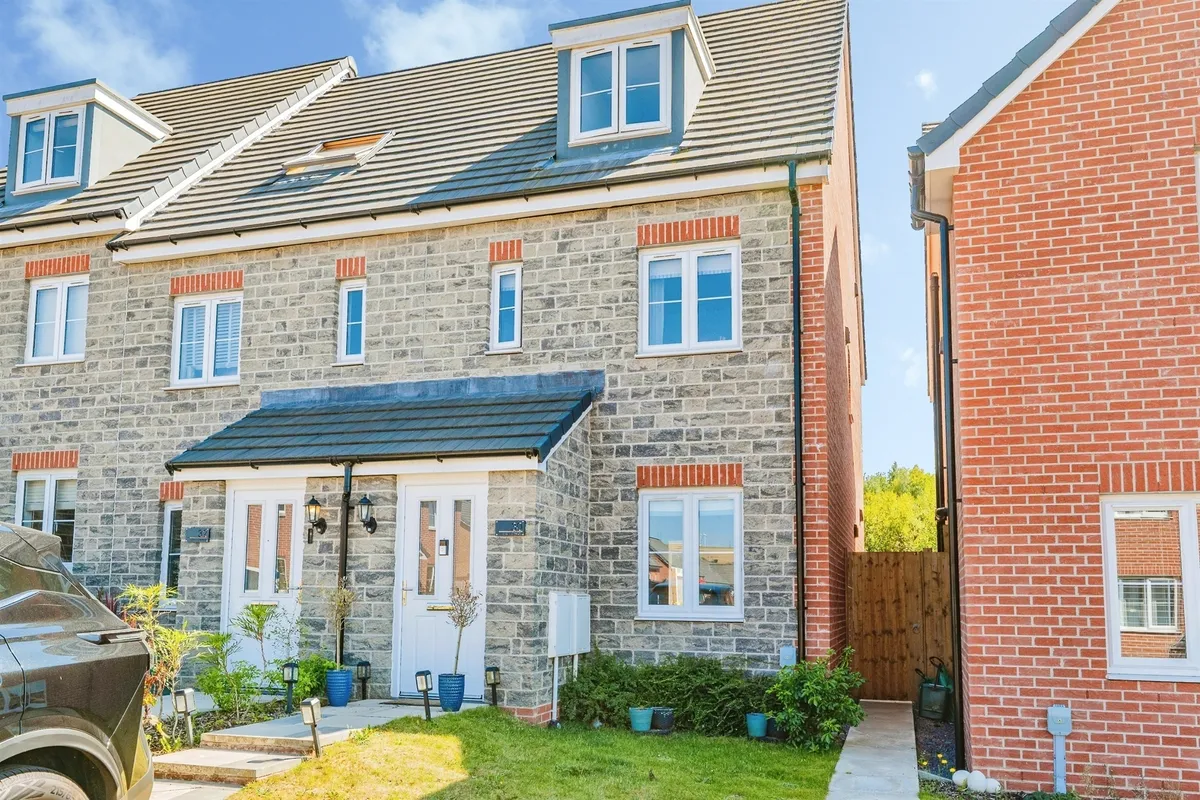 Clos Y Cornicyll, Llanilid, Pontyclun