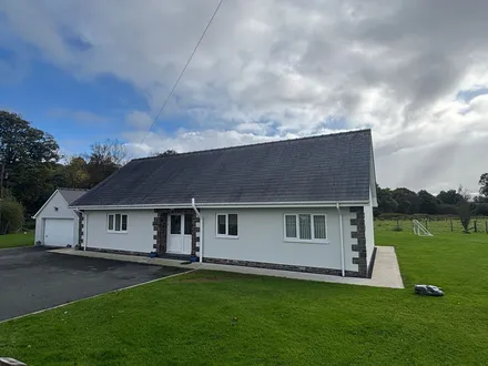Drefach, Llanybydder, SA40