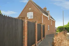 Post Office Lane, Chapel Hill, Lincoln
