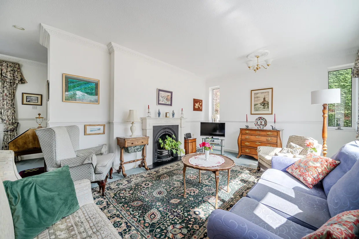 Bolton Avenue, Windsor, SL4 photo 9