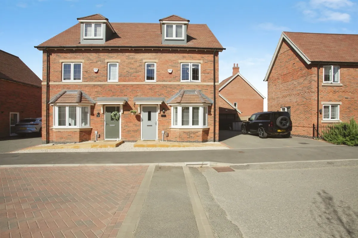 William Eccles Close, Houlton, Rugby