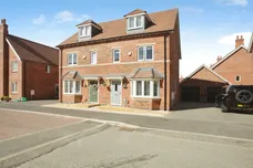 William Eccles Close, Houlton, Rugby