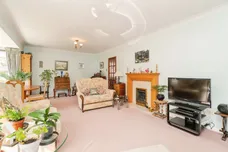 Meadow Close, Holt