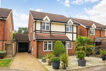 Village Close, Weybridge, KT13