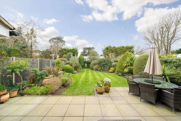 Village Close, Weybridge, KT13 photo 8