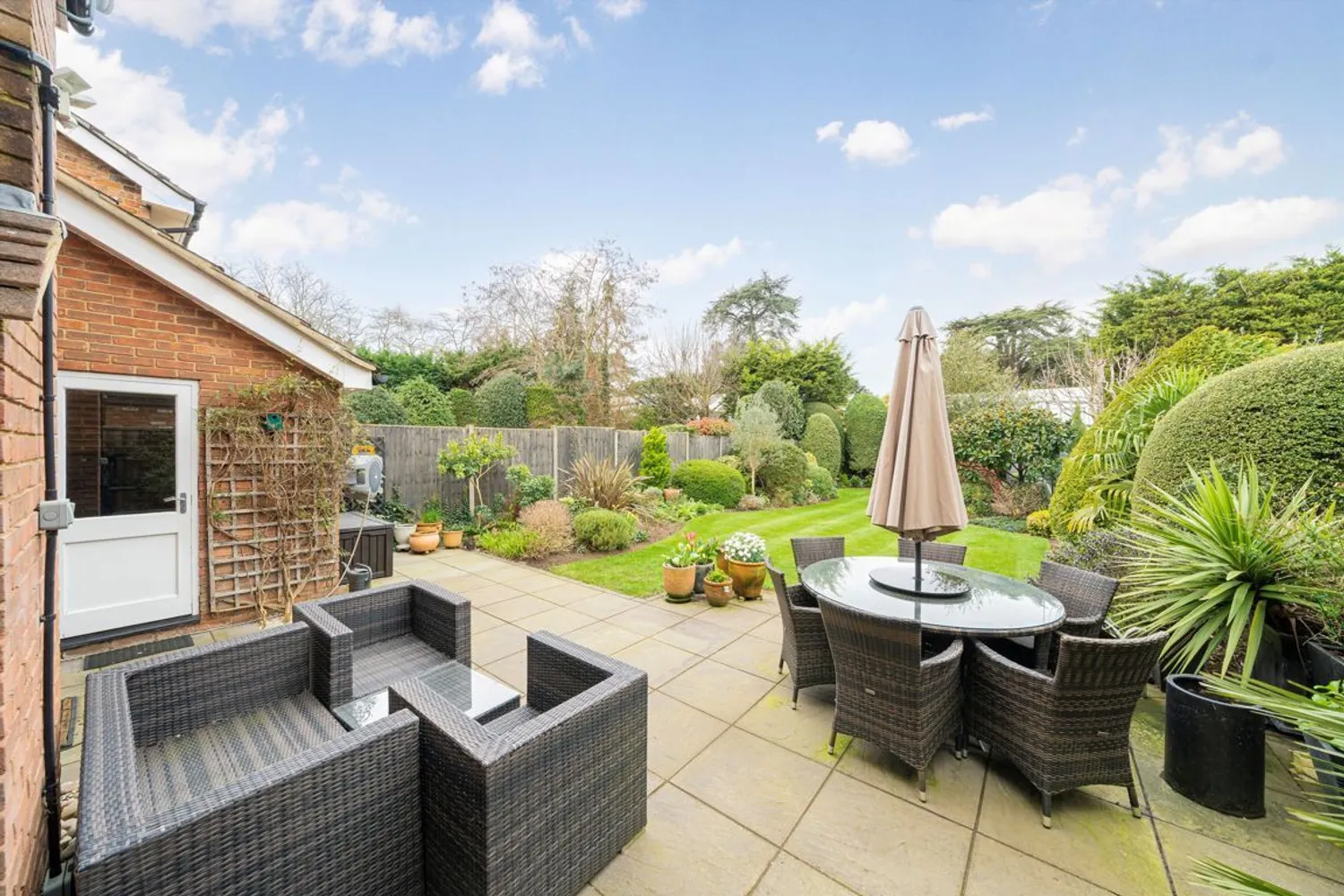 Village Close, Weybridge, KT13 photo 10
