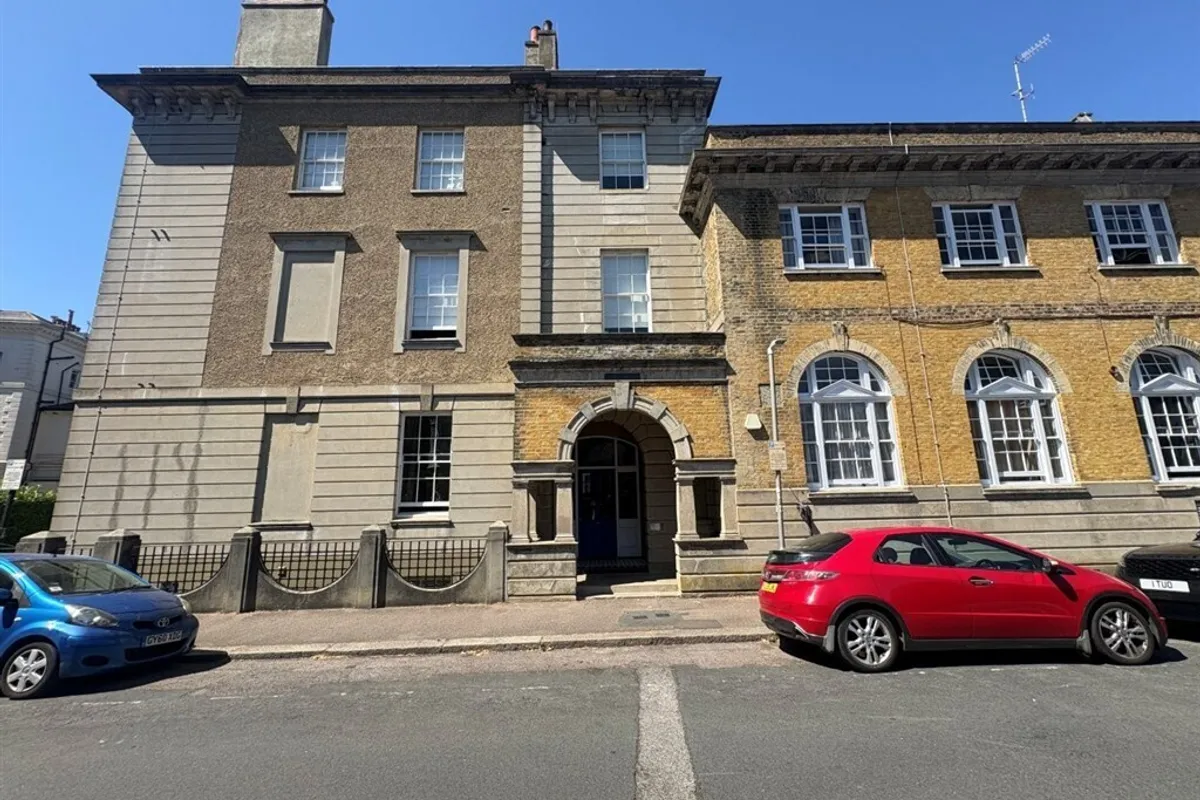  Store) Windlesham Road, BRIGHTON