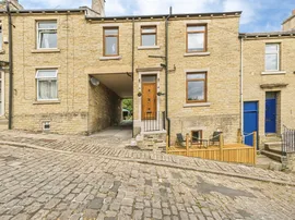 Thomas Street, BRIGHOUSE thumb 3