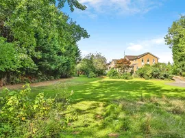 The Paddocks, Nuthall, Nottingham thumb 2