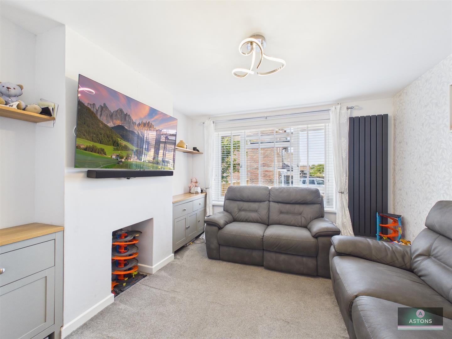 Cuckmere Crescent, Gossops Green Image 4