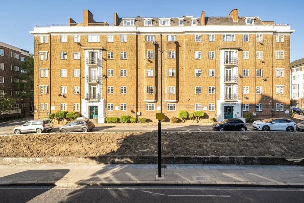 Shoot Up Hill London NW2 photo 2