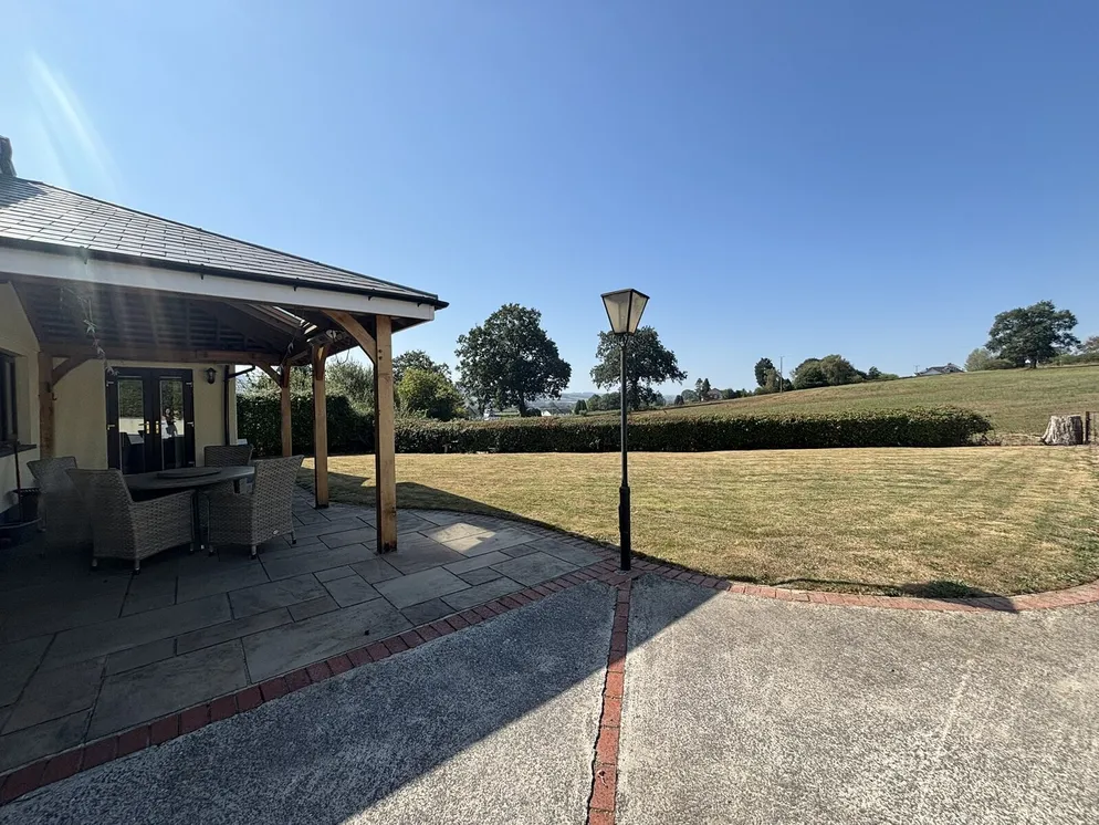 Property carousel item 21