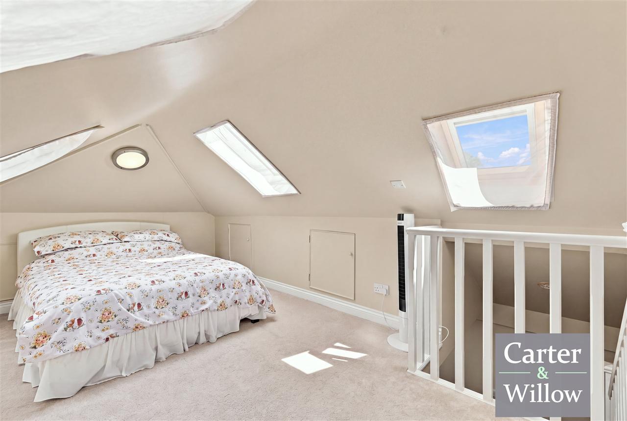 Mayswood Gardens, Essex Image 19
