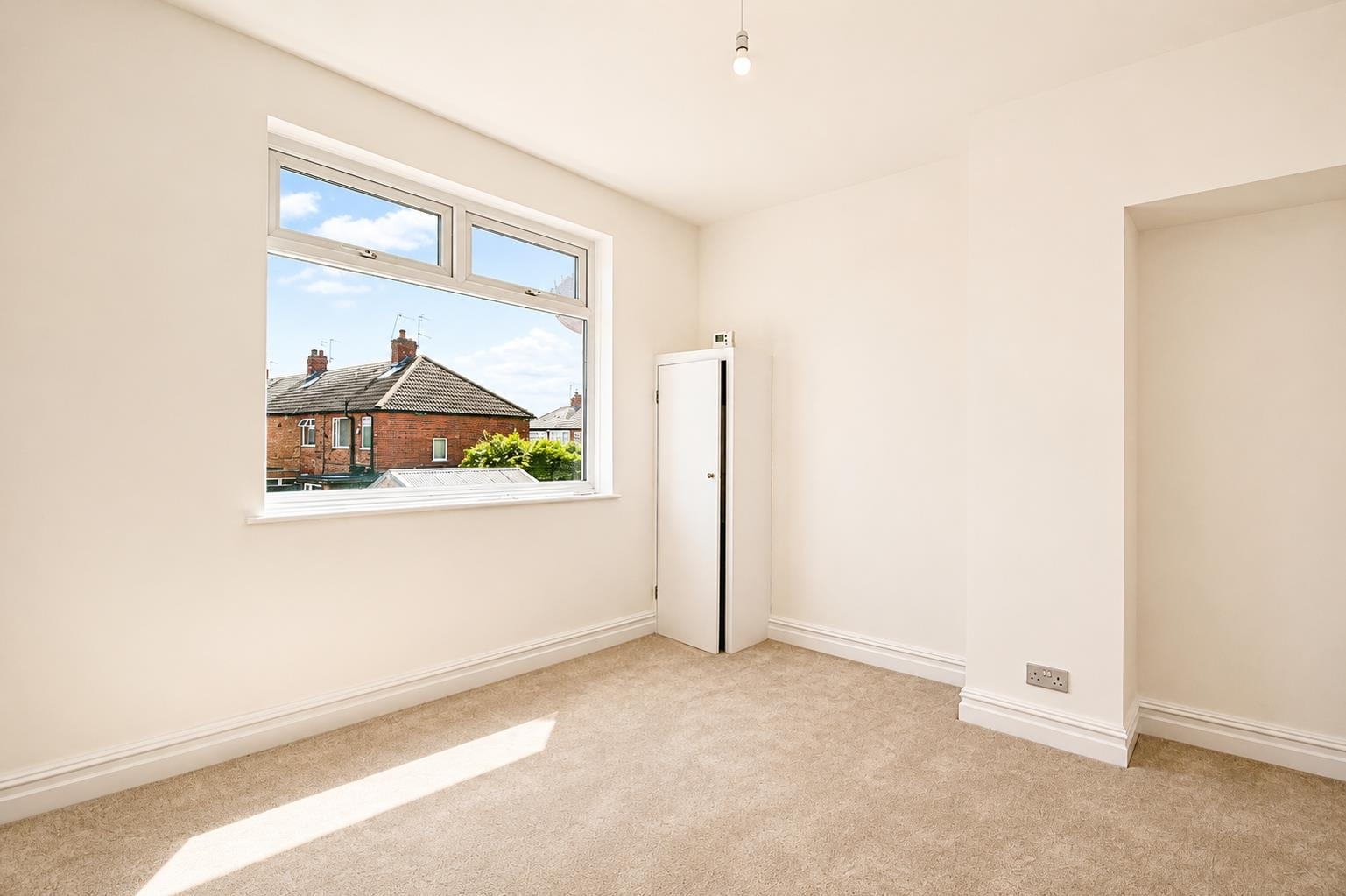Bernadette Avenue, Hull Image 11