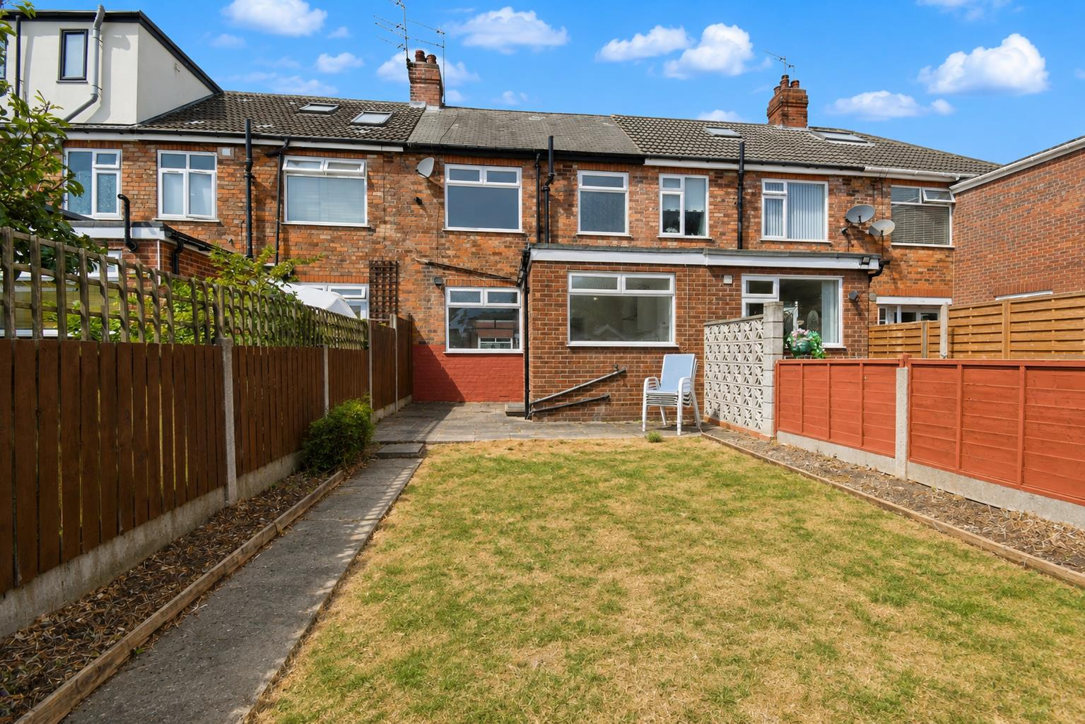 Bernadette Avenue, Hull Image 15