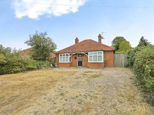 Westfield Road, Derehamphoto