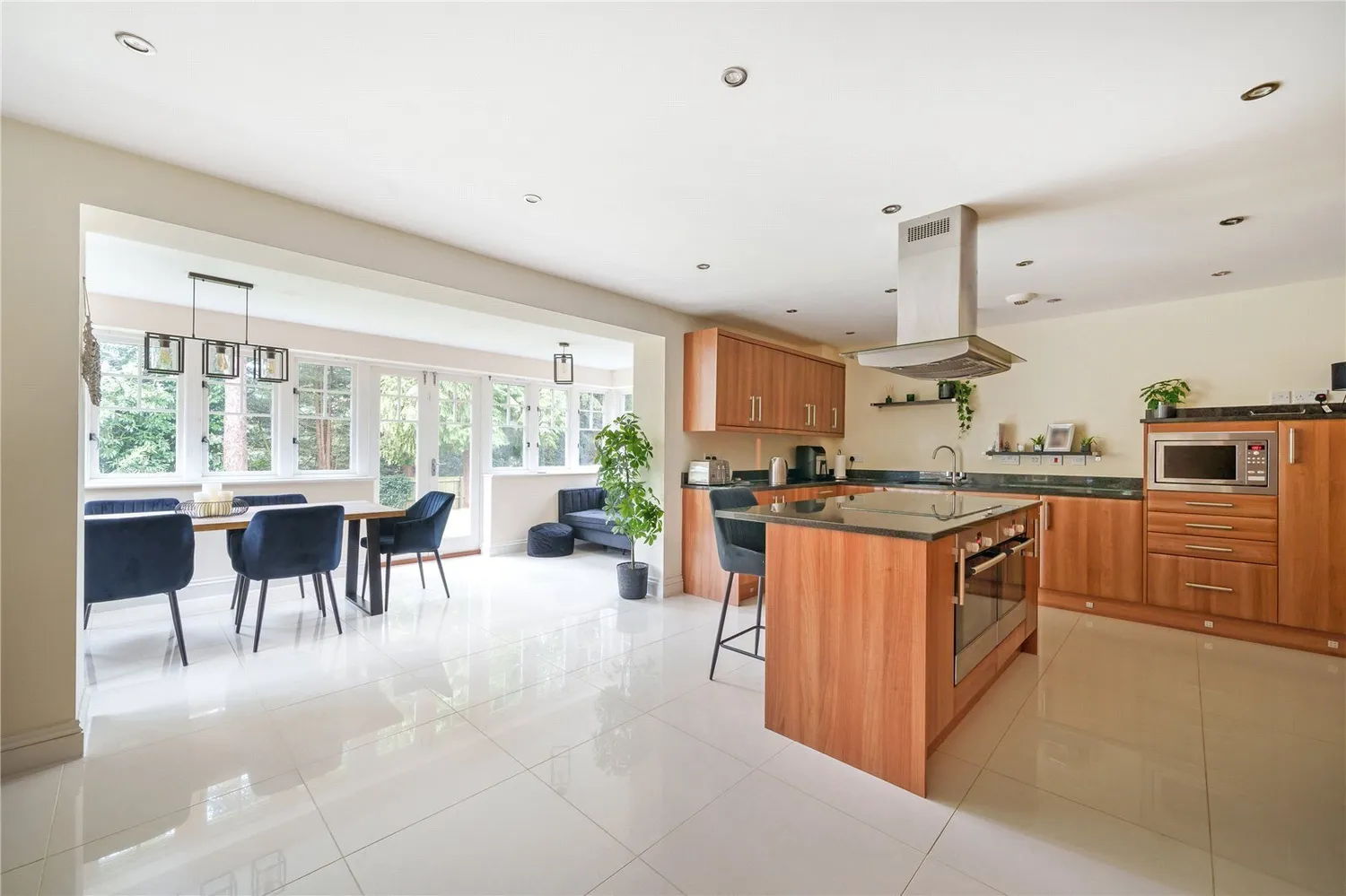 Kensington Gate, Great Billing Village, NN3 photo 2