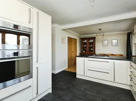 Lilac Grove, Bawtry, Doncaster thumb 2