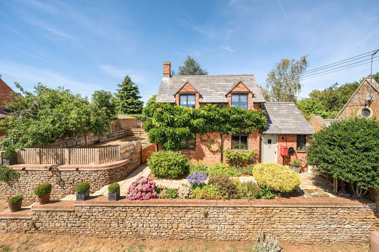 Shutford Road, Balscote, OX15 photo 1