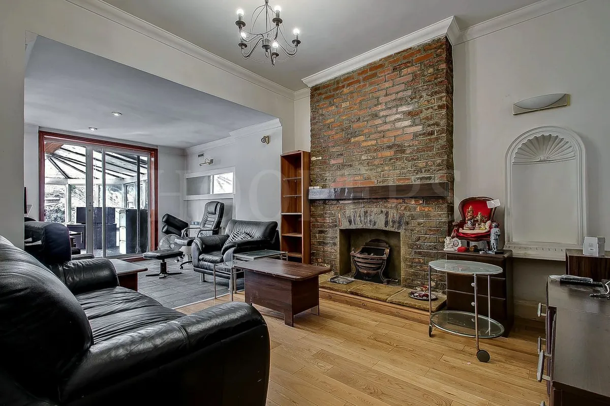 Lansdowne Grove, London, NW10