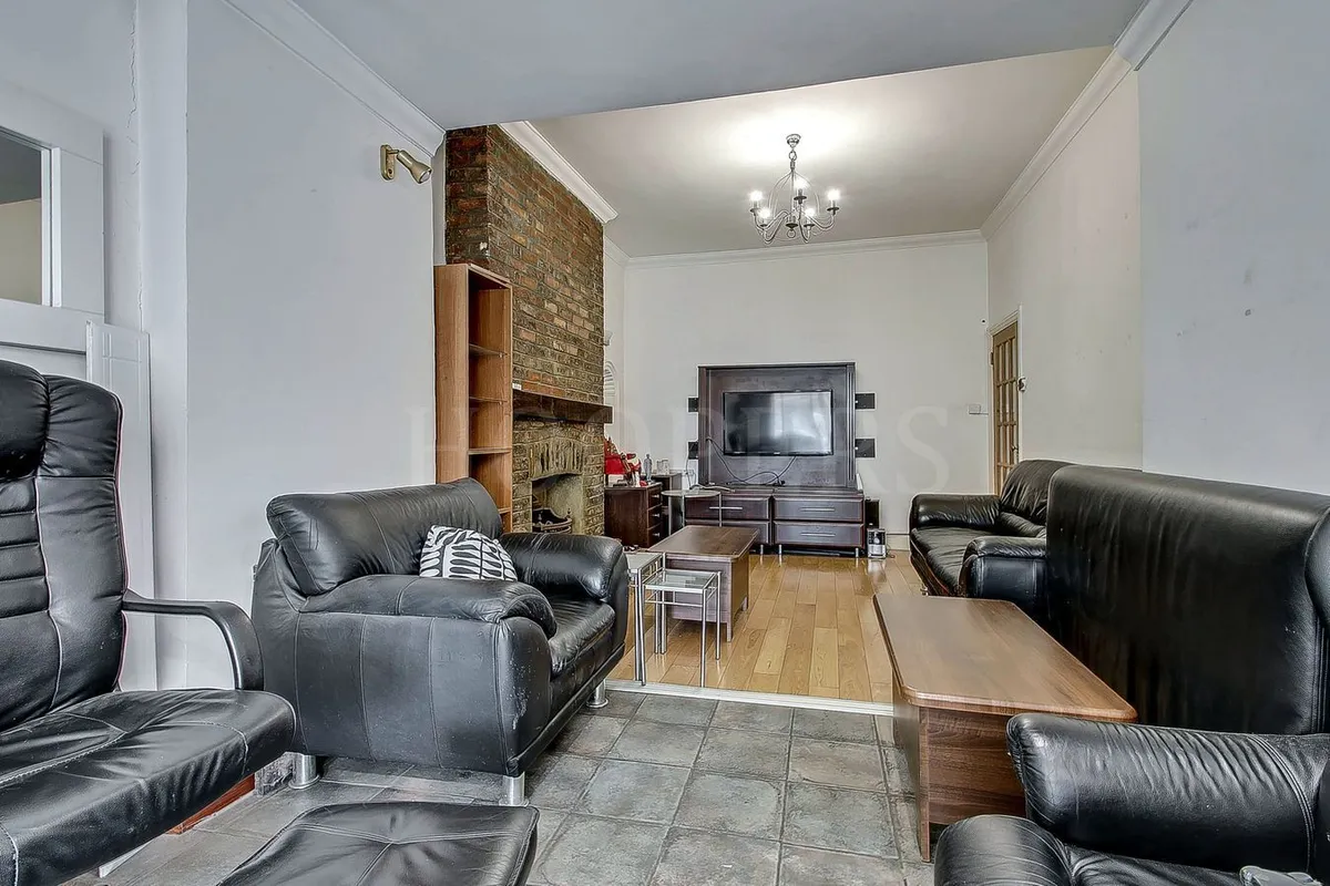 Lansdowne Grove, London, NW10