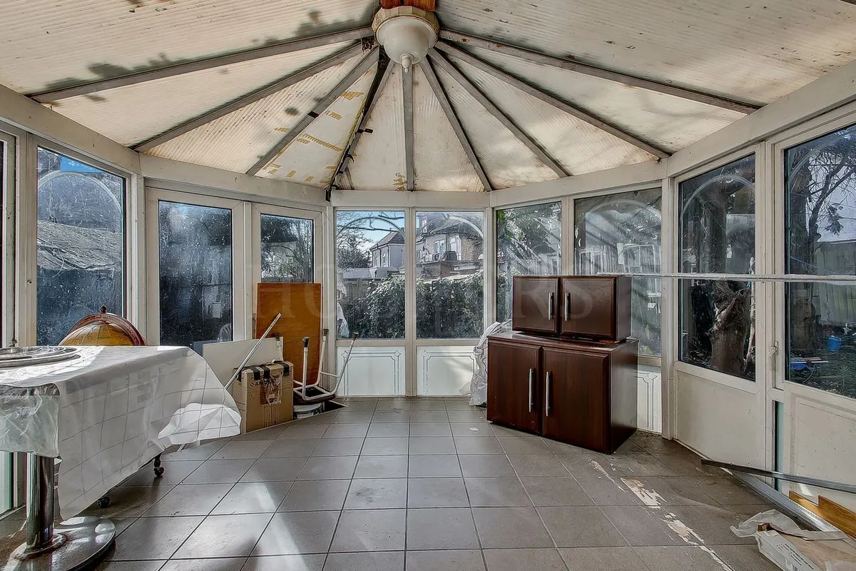 Lansdowne Grove, London, NW10