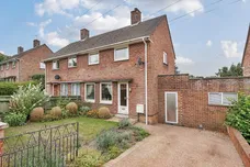 Queens Way, Marlborough, SN8 photo 1