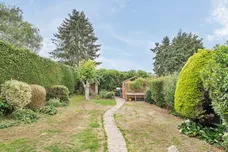 Queens Way, Marlborough, SN8 photo 3