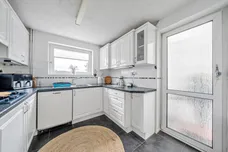 Queens Way, Marlborough, SN8 photo 4
