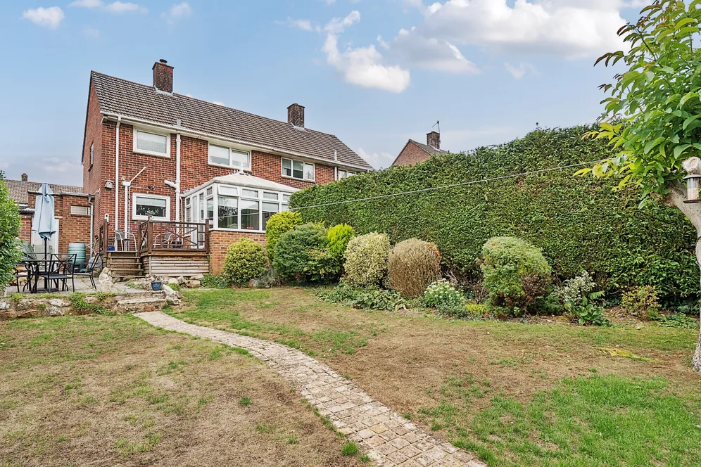 Queens Way, Marlborough, SN8 photo 7