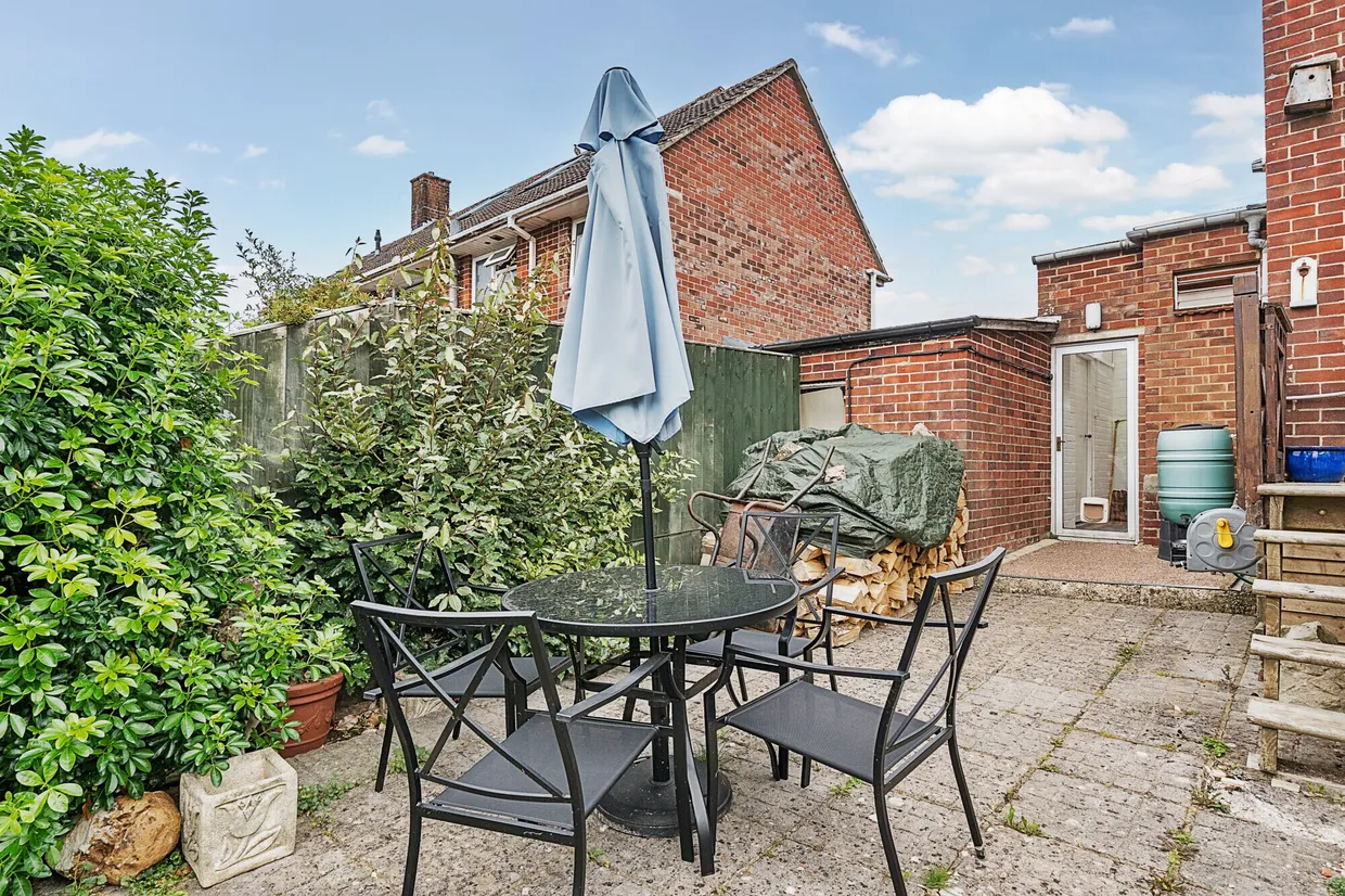 Queens Way, Marlborough, SN8 photo 8