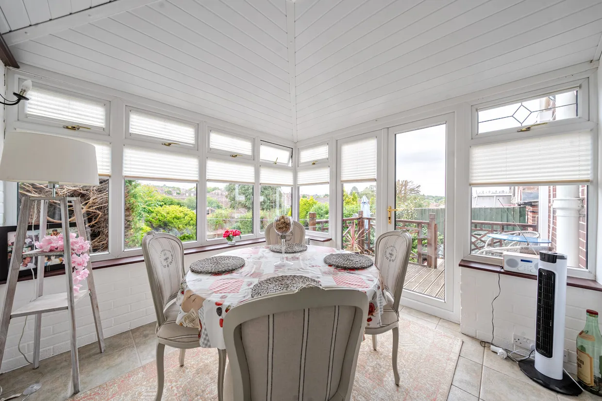 Queens Way, Marlborough, SN8 photo 10