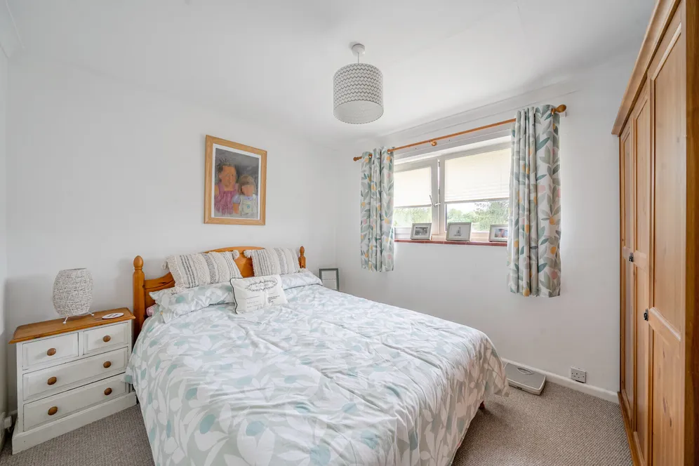 Queens Way, Marlborough, SN8 photo 14
