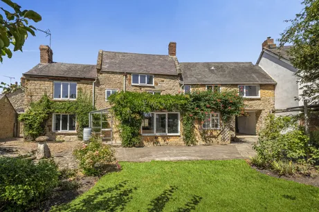 The Close, Greatworth, OX17