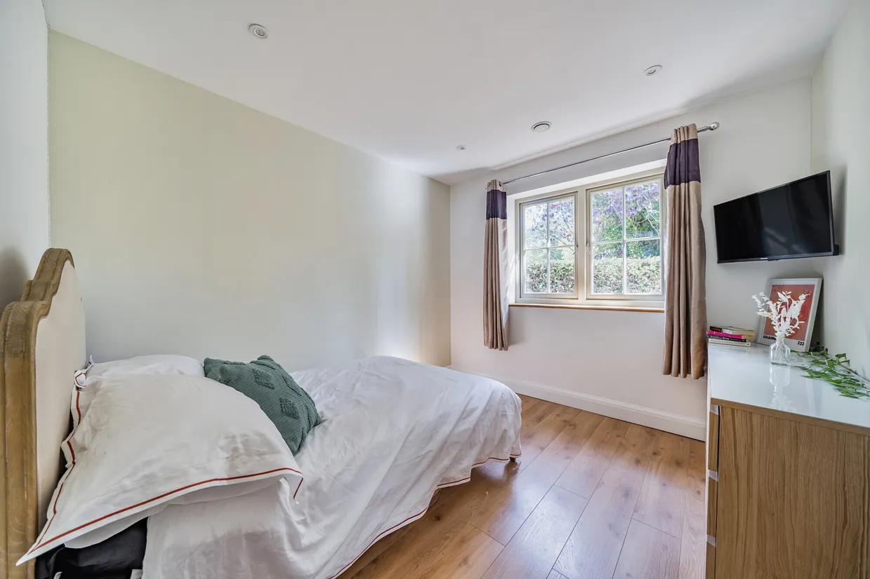 Little Windmill Hill, Chipperfield, WD4 photo 6