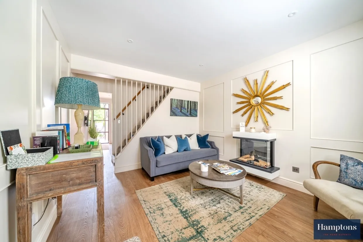 Wick Road, Englefield Green TW20 photo 5