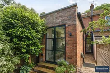 Wick Road, Englefield Green TW20 photo 9