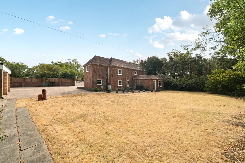 Otterbourne Hill, Otterbourne, SO21 photo 6